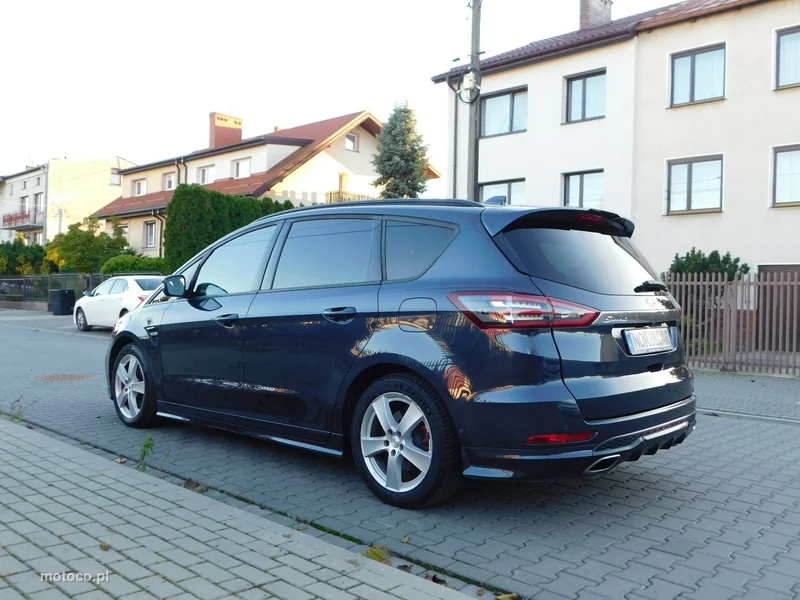 Ford S-Max II 5