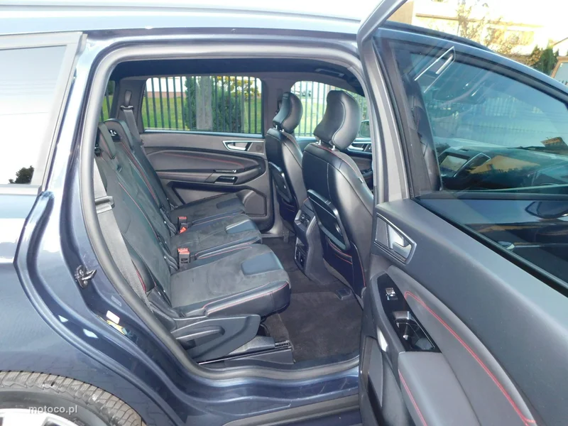 Ford S-Max II 10