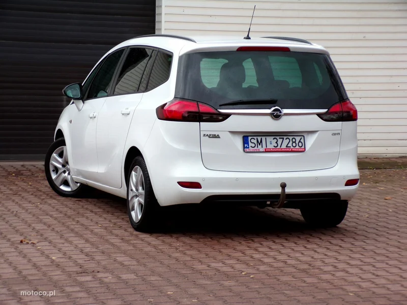 Opel Zafira C Tourer 12