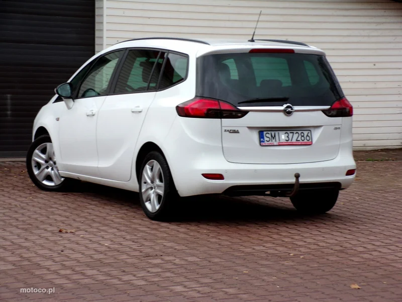 Opel Zafira C Tourer 13