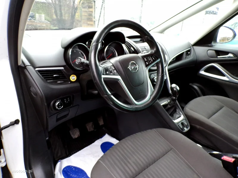 Opel Zafira C Tourer 17