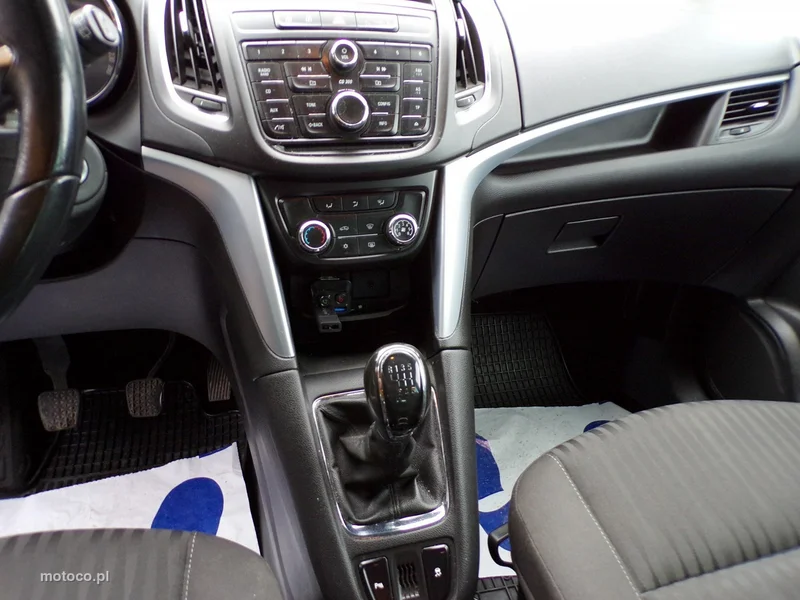 Opel Zafira C Tourer 21