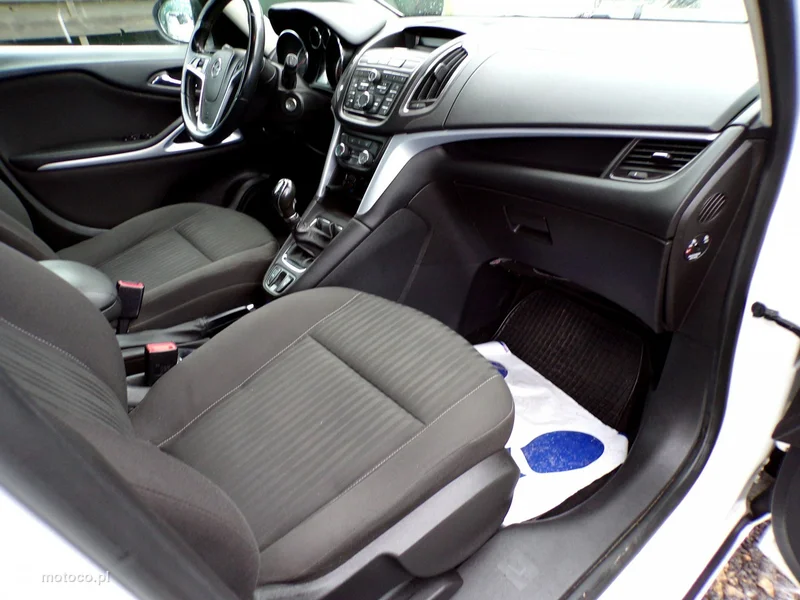 Opel Zafira C Tourer 22
