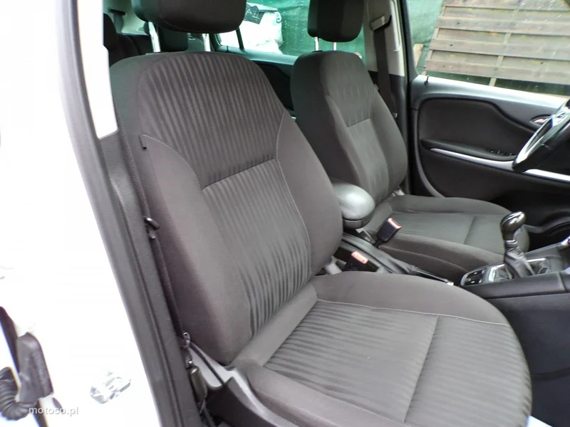 Opel Zafira C Tourer 23