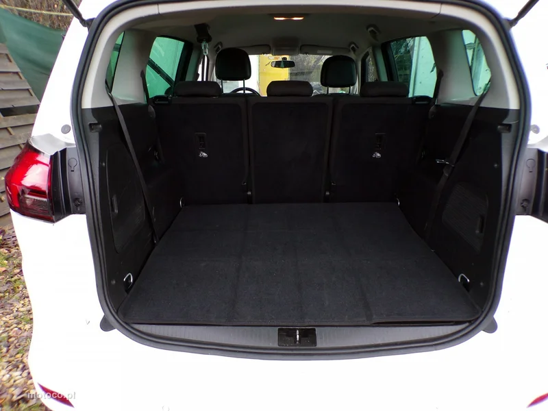 Opel Zafira C Tourer 32