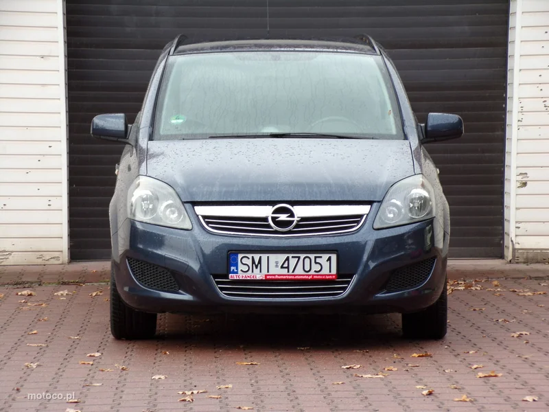 Opel Zafira B 3