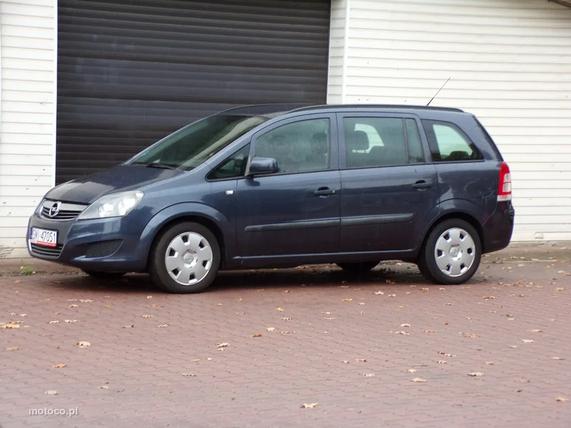 Opel Zafira B 9
