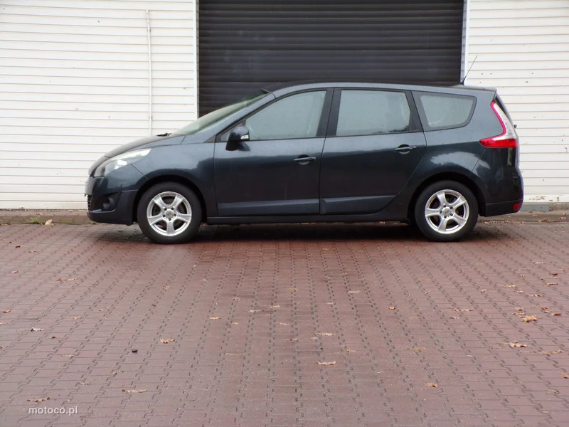Renault Grand Scenic II 11