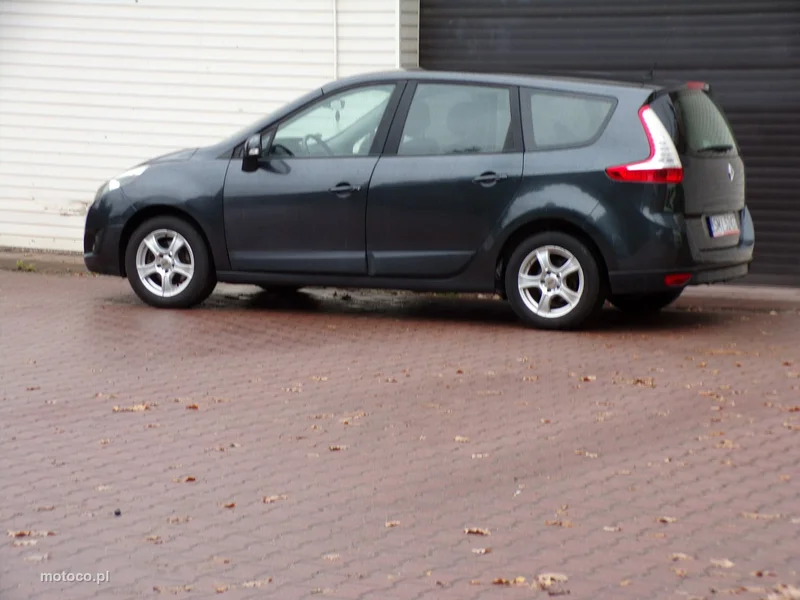 Renault Grand Scenic II 17
