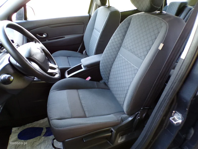 Renault Grand Scenic II 23