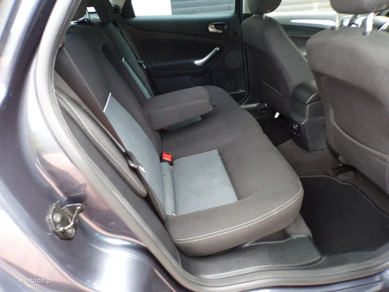 Ford Mondeo IV 28