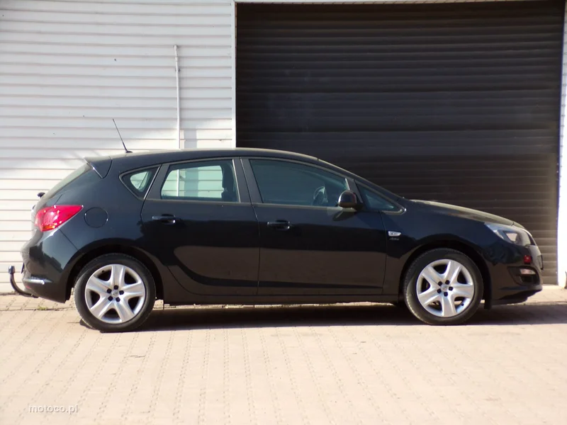 Opel Astra J 12