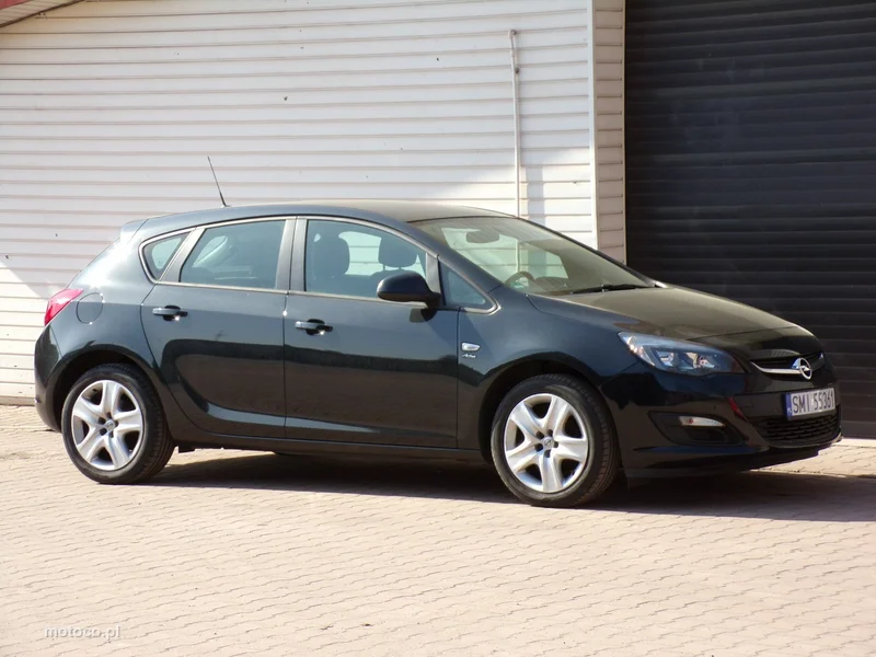 Opel Astra J 13