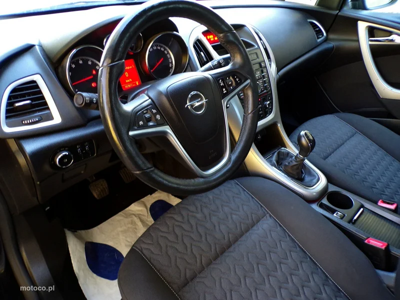 Opel Astra J 17