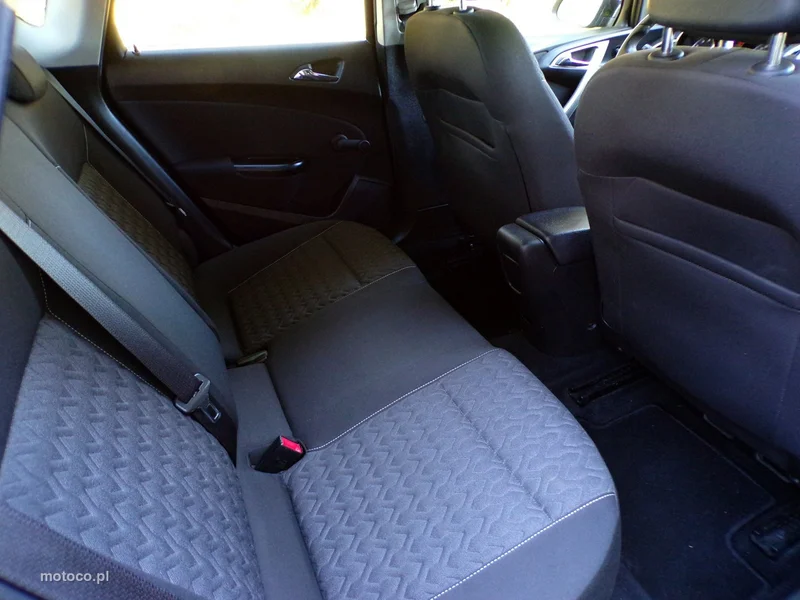 Opel Astra J 28