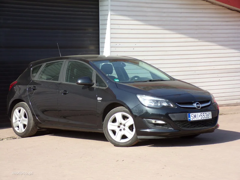 Opel Astra J 4