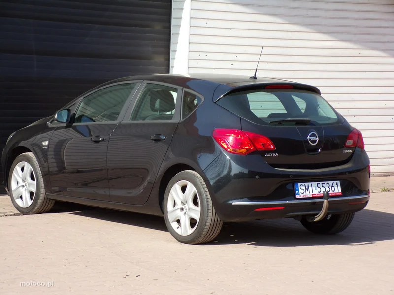 Opel Astra J 10