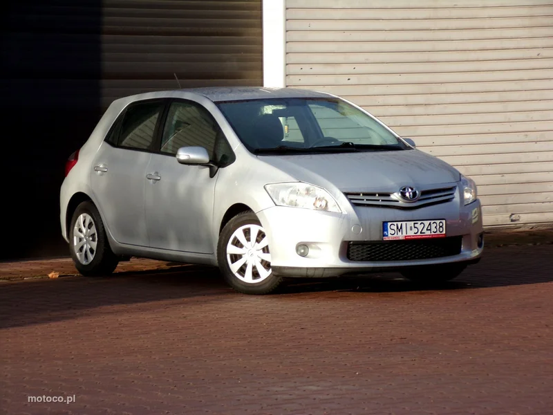 Toyota Auris E150 2