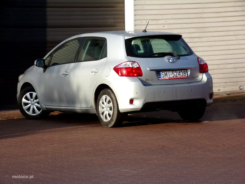 Toyota Auris E150 15
