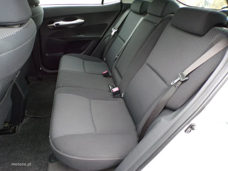 Toyota Auris E150 26