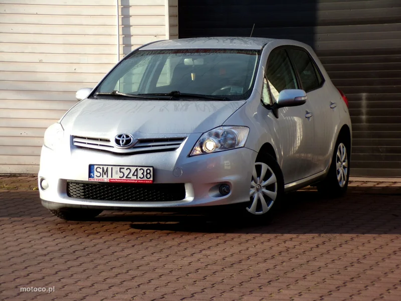 Toyota Auris E150 6
