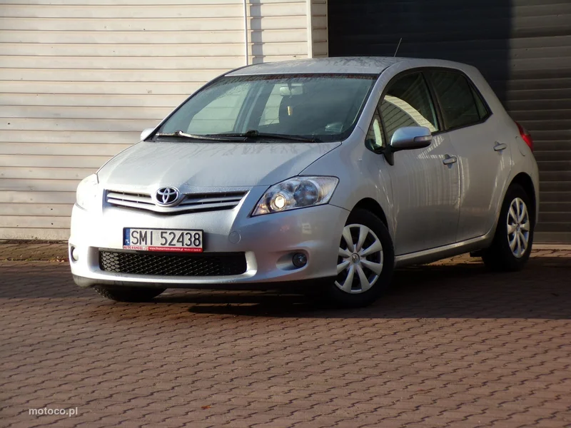 Toyota Auris E150 7