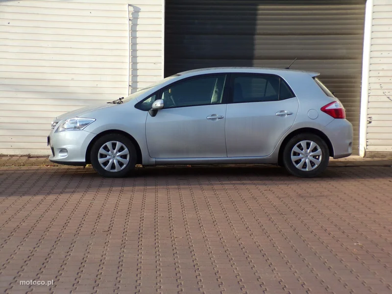 Toyota Auris E150 8