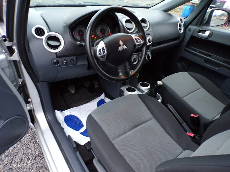 Mitsubishi Colt 17