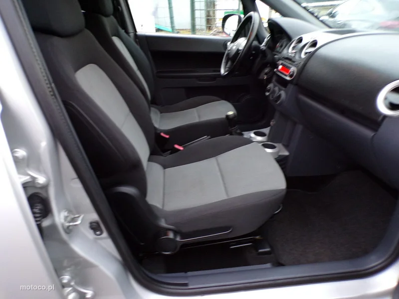 Mitsubishi Colt 28