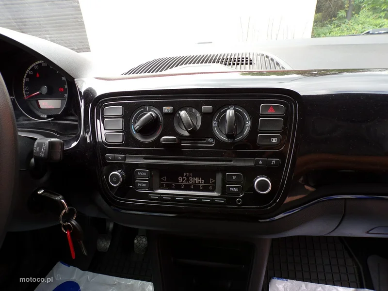 Volkswagen up! 24