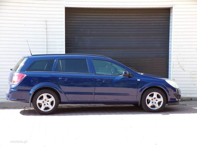 Opel Astra Sports Tourer 12
