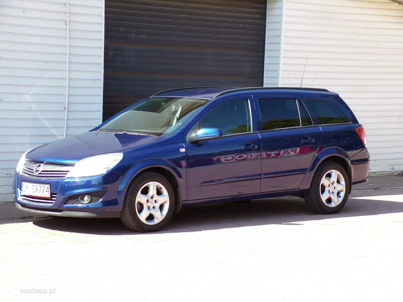 Opel Astra Sports Tourer 14