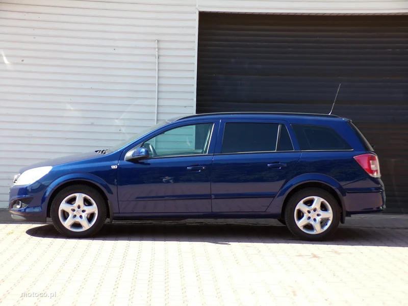 Opel Astra Sports Tourer 15