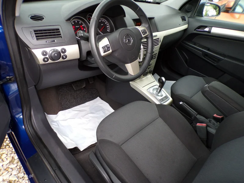 Opel Astra Sports Tourer 17