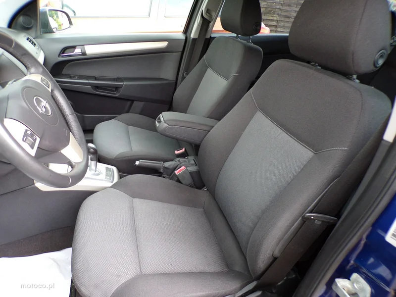 Opel Astra Sports Tourer 19