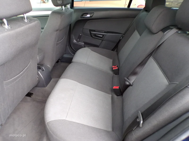 Opel Astra Sports Tourer 25