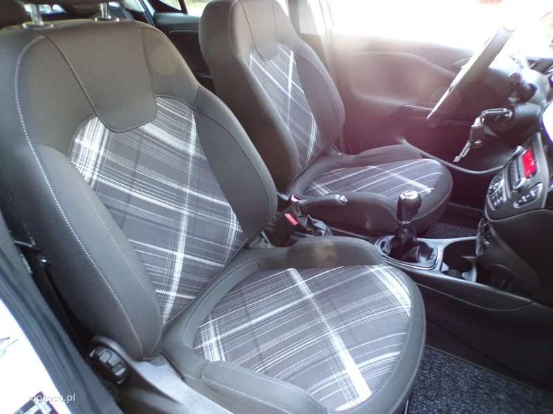 Opel Corsa E 23