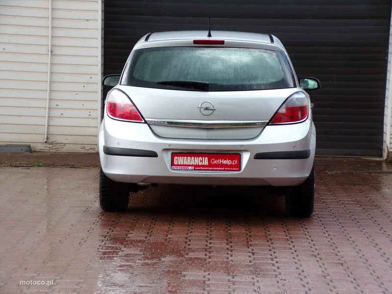 Opel Astra H 12