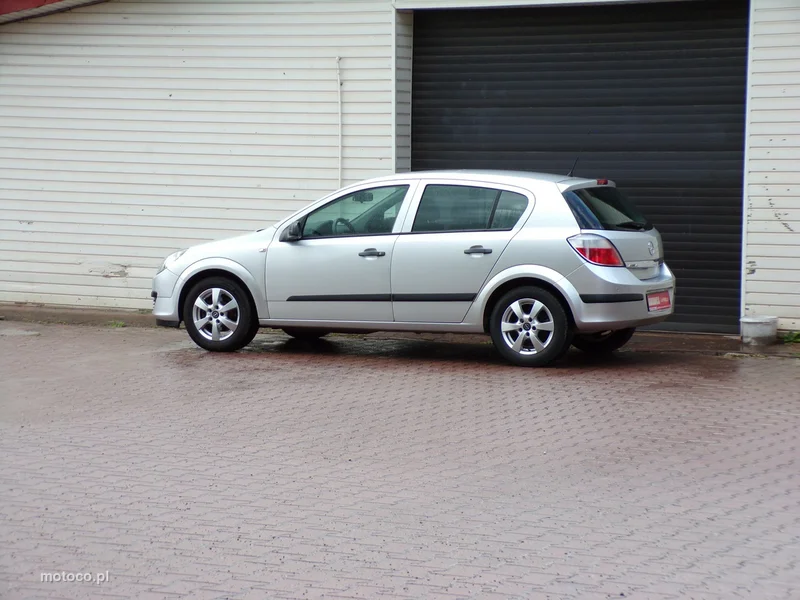 Opel Astra H 16