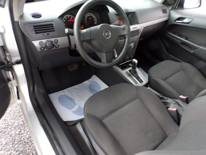 Opel Astra H 22