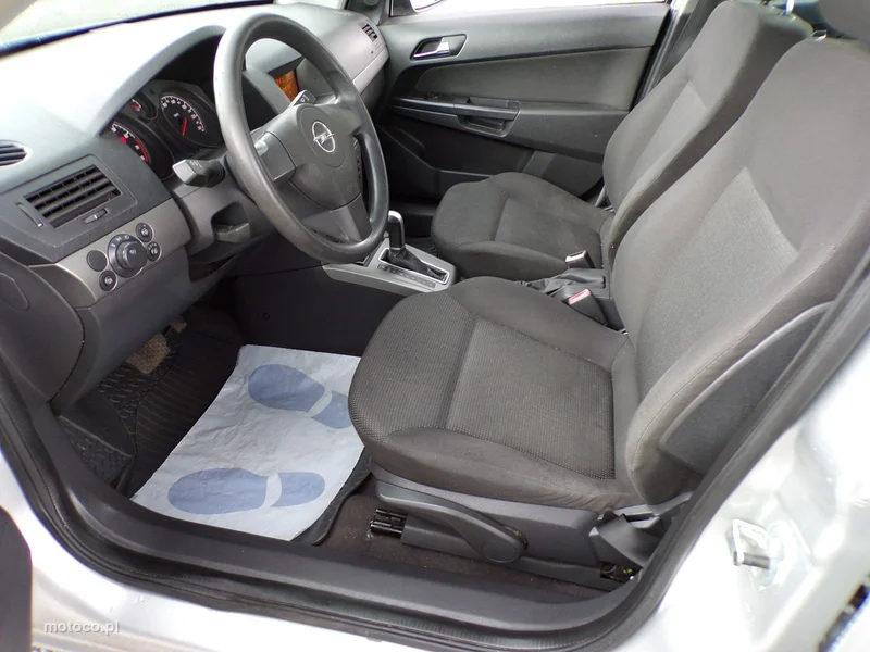 Opel Astra H 23