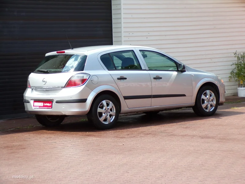 Opel Astra H 9