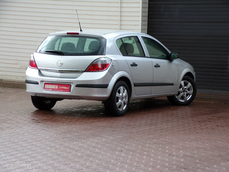 Opel Astra H 10