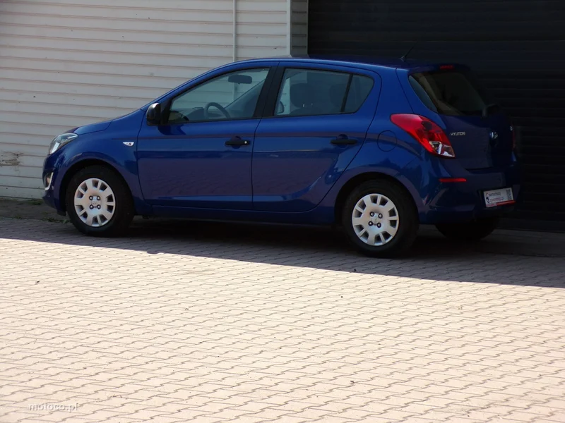 Hyundai i20 16