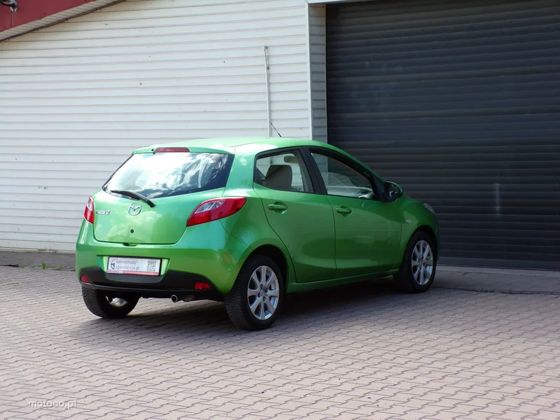 Mazda 2 11