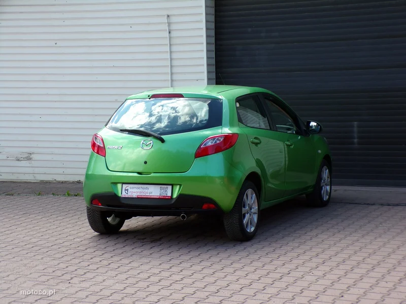 Mazda 2 12