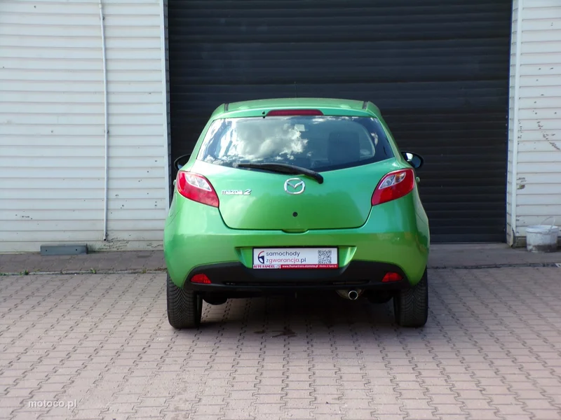 Mazda 2 13