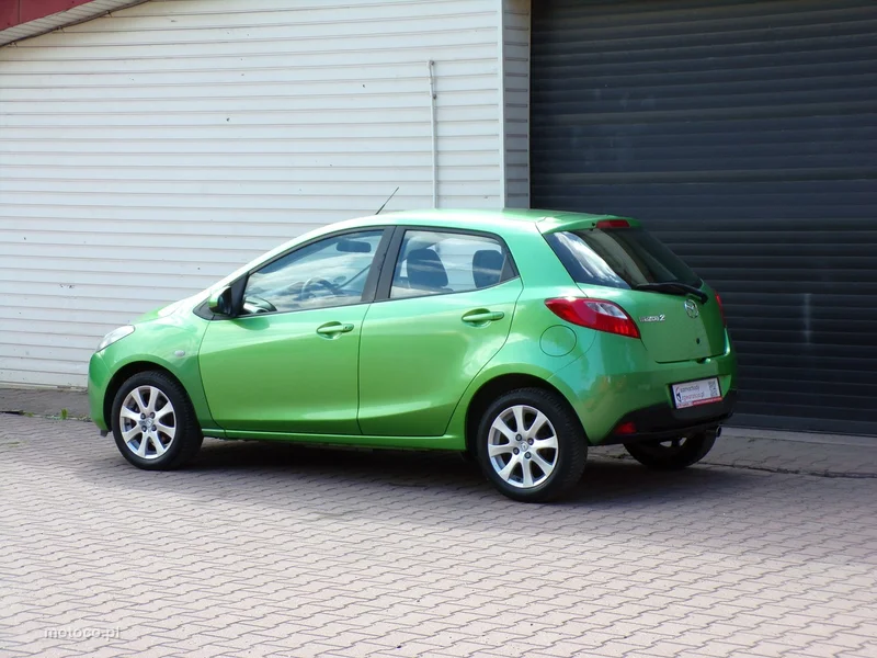 Mazda 2 16