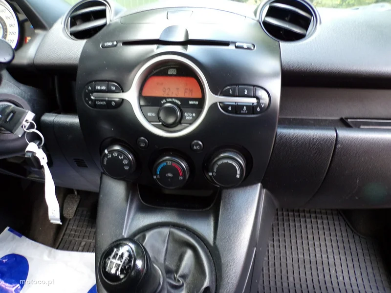 Mazda 2 20