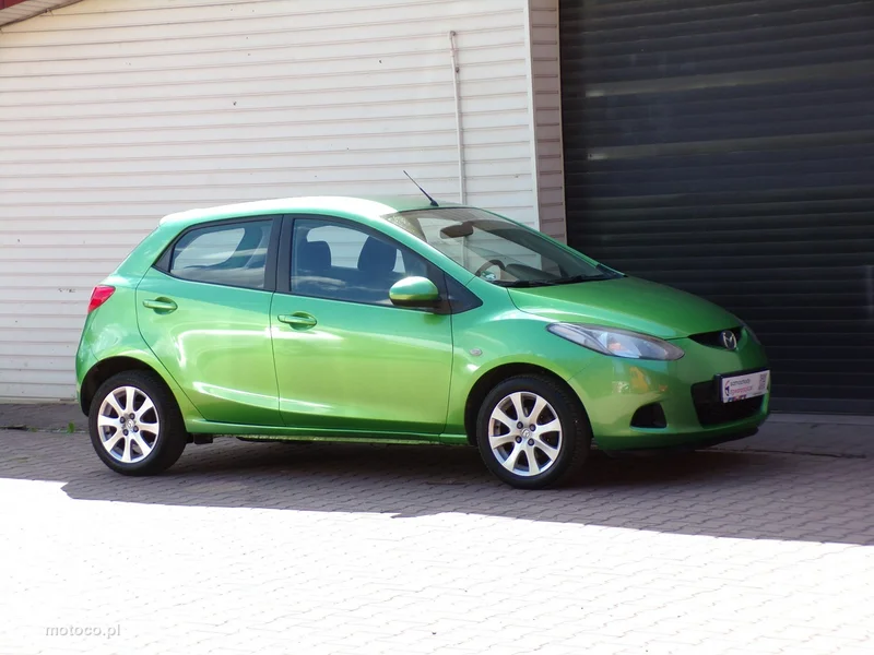 Mazda 2 3